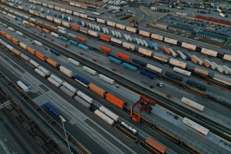 US lawmakers, unions oppose railroad plan to automate track safety inspections