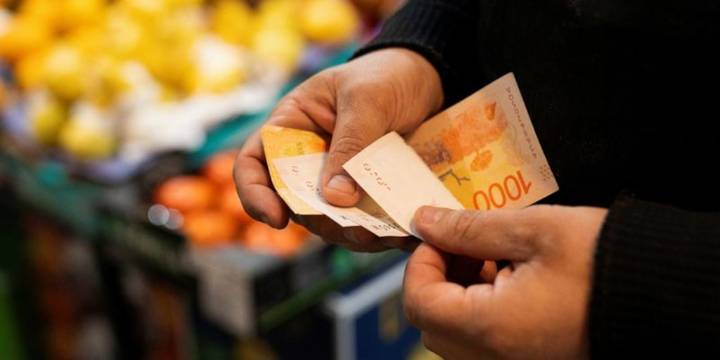 Hoy se conocerá la inflación de julio y en lo que va de este mes el impacto de la suba del dólar en los precios es bajo