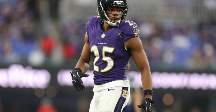Beau Brade claimed on waivers by New York Giants