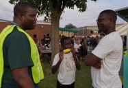 Migrantes en Iowa trazan retratos distintos en la cuna del cuadro “Gótico estadounidense”
