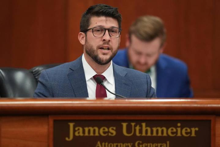 Policía de Florida sigue acusando a personas bajo ley de inmigración que ha sido suspendida