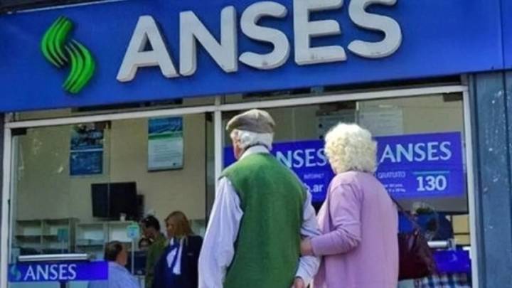 ¿Cuándo cobro ANSES? Jubilados, AUH y los demás pagos este martes 19 de agosto