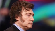 La mala hora de Milei: el presidente argentino cae en popularidad y sufre crisis internas a semanas de elecciones claves