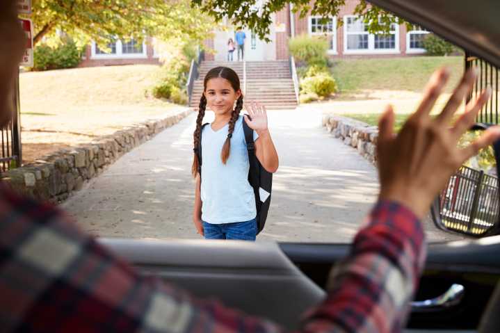 Derechos y cómo protegerse del ICE en escuelas 