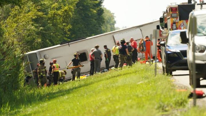 Accidente de autobús deja varios muertos; transportaba turistas