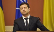 En el día de la bandera, Volodimir Zelensky reiteró que Ucrania no entregará su tierra a Rusia