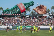 Bay FC sells out Oracle Park, smashing NWSL attendance record