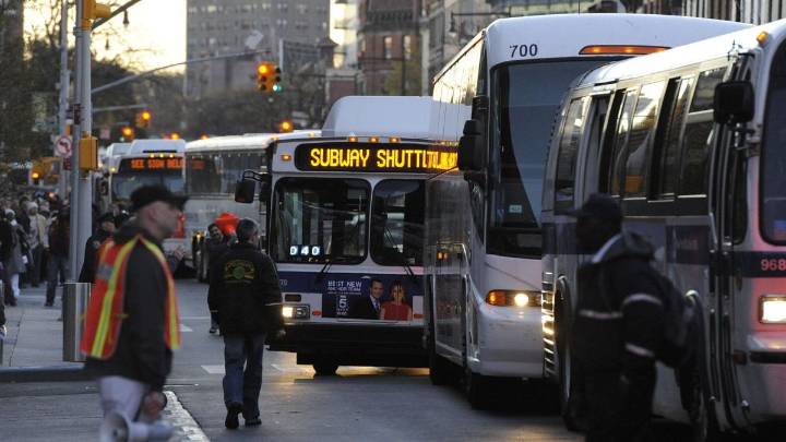 Al menos 52 heridos al volcar un autobús turístico al norte del estado de Nueva York