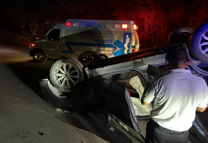 Hombre ebrio sufre accidente en Av. 20 de Noviembre en Cancún