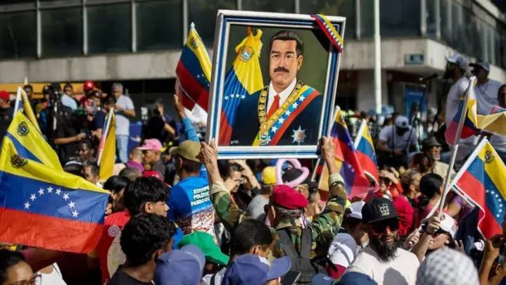 Nicolás Maduro anuncia despliegue de millones de milicianos venezolanos por "amenazas" de EE.UU.