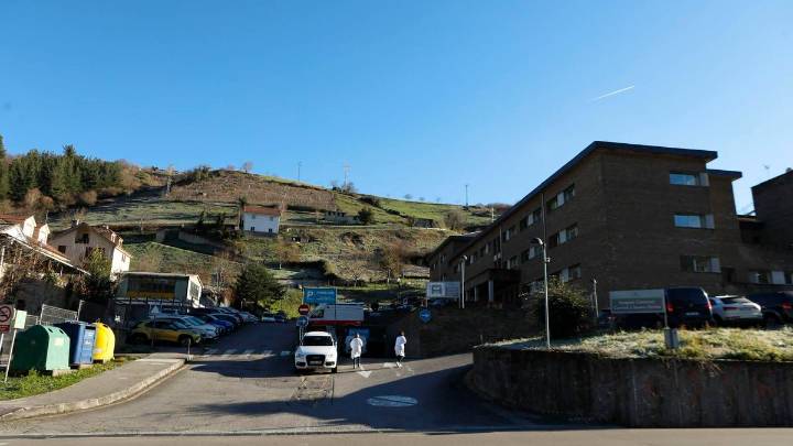 "El análisis del brote aún no ha concluido", contesta Salud al Ayuntamiento de Cangas del Narcea