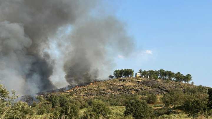 Buenas noticias en Cuacos de Yuste: el incendio está controlado y perimetrado