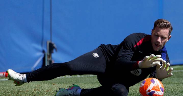Ter Stegen firma la autorización para la comisión médica de LaLiga y recupera la capitanía