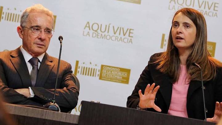 Álvaro Uribe le ofrece la cabeza de lista a Senado a Paloma Valencia