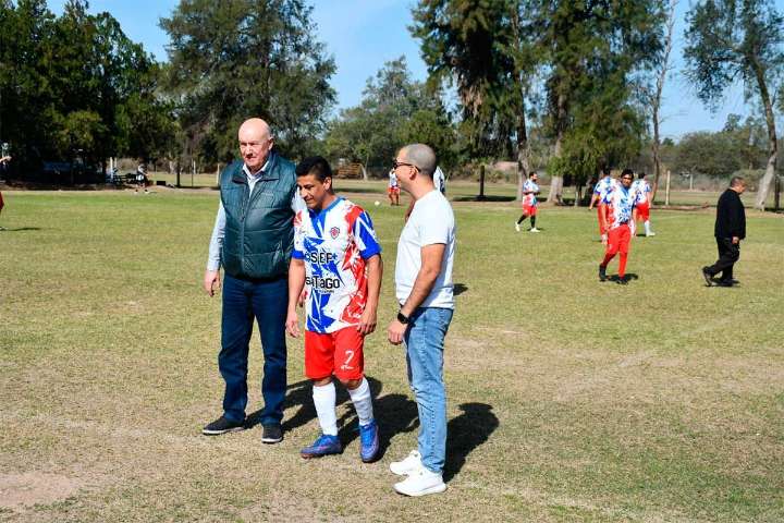 Comenzó el campeonato de fútbol inter reparticiones por los 60 años del Iosep