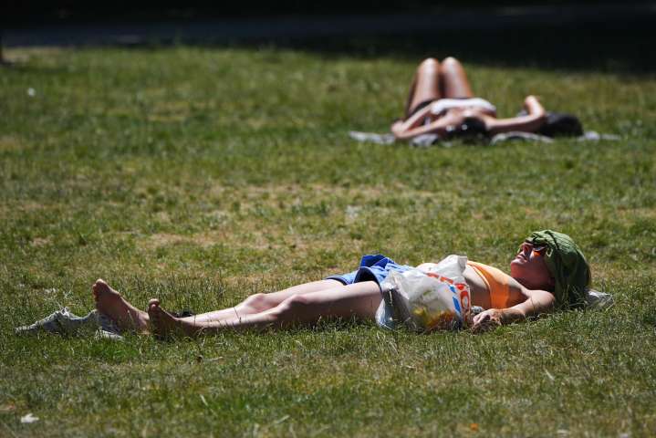 Heat health alert issued for mid 30C heatwave next week for parts of England