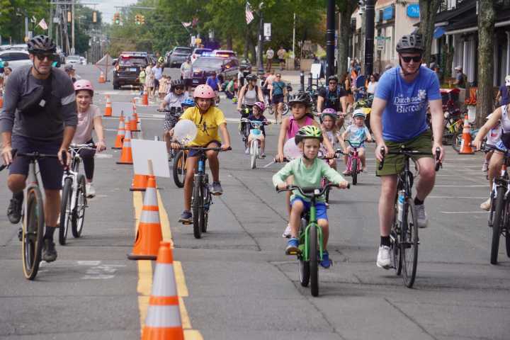 West Hartford Community Enjoys Vehicle-Free Center Streets Event