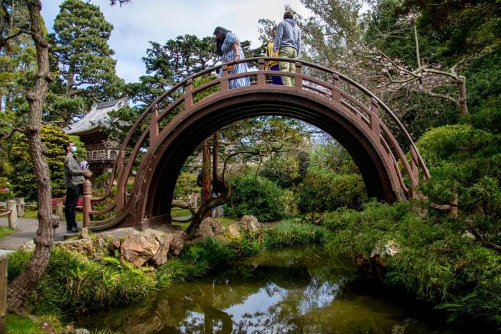 What are America’s best cities for sober traveling?