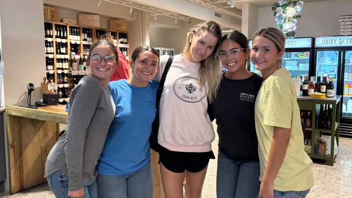 'Vampire Diaries,' '47 Meters Down' star drops by Dartmouth cafe
