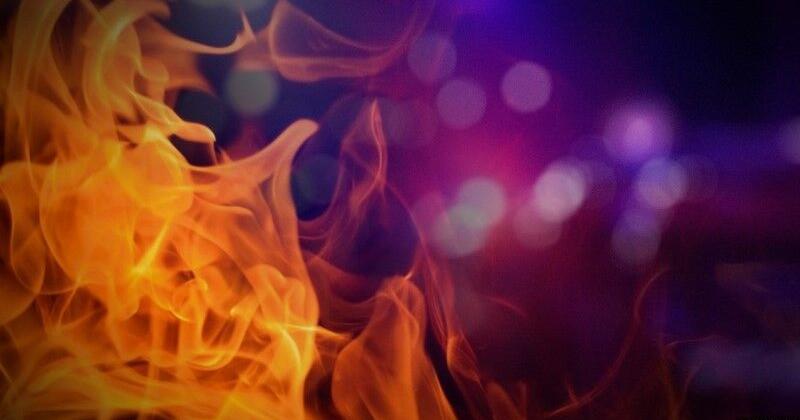 Mobile home fire breaks out in Henderson County