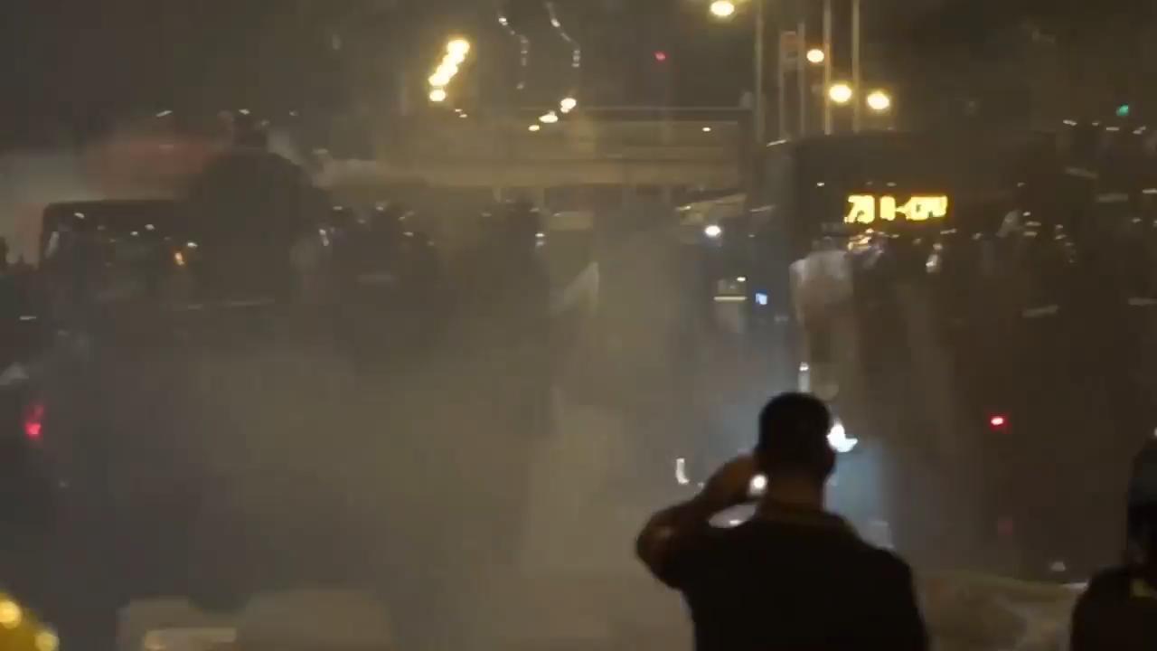 New clashes between Serbian police and protesters after mass anti