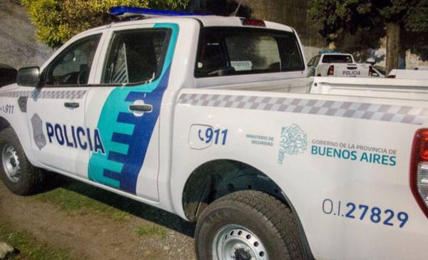 Martes negro para un vecino de La Plata: le rompen la luneta del auto y le roban $15.000.000