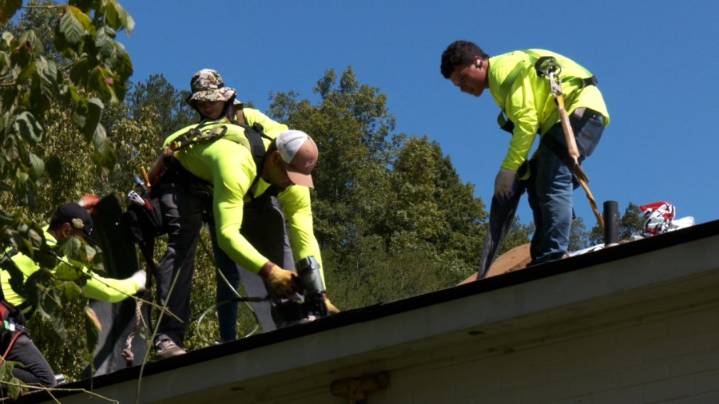 'A true blessing': Texas nonprofit repairs roof for Navy veteran in East Tennessee
