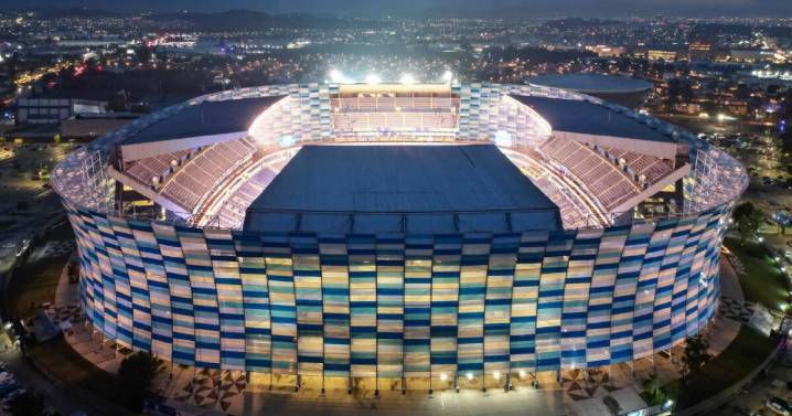 Reportan una riña ajena a lo deportivo con saldo de una persona fallecida en las inmediaciones del Estadio Cuauhtémoc