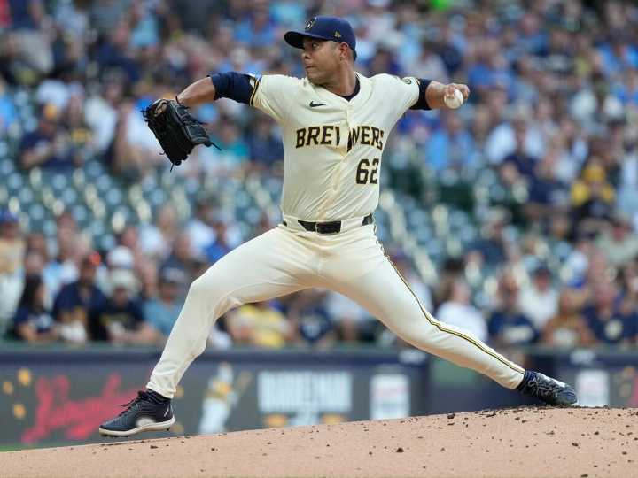 José Quintana se convierte en el primer colombiano con 1.800 ponches