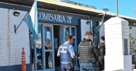 Dos policías detenidos en Roca serán acusados de integrar banda delictiva en Cipolletti: qué roles tenían y cómo operaban