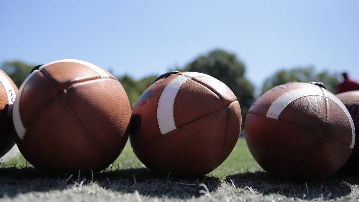 Mo-Beard wins season-opening rout over Ferris