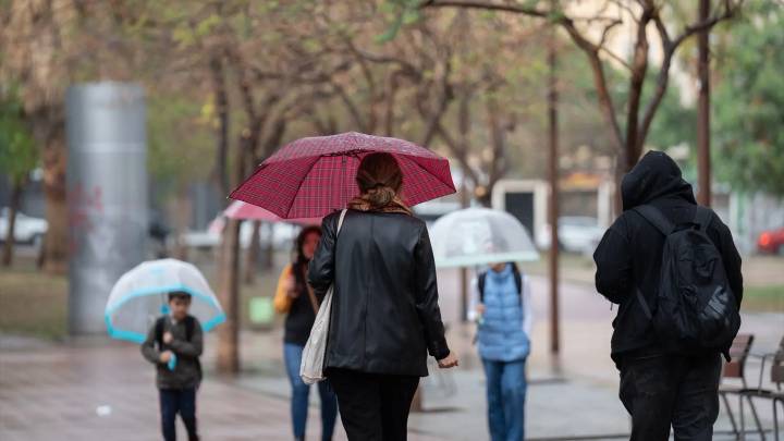 Catalunya activa la alerta por lluvia intensa mientras el peligro de incendio aumenta en varias comarcas