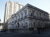 Municipalidad de Santiago se querellará por millonario déficit en la Corporación para la Infancia: apunta a gestión de Hassler