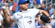 Guerrero Jr. hits two-run shot, Scherzer outduels Boyd as Blue Jays edge Cubs 2