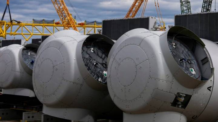 Democrats demand Trump resume a major offshore wind project near Rhode Island