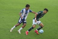 Pachuca se queda corto ante un León con diez y pierde la cima