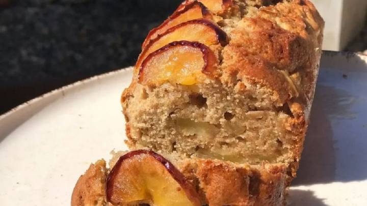Budín de manzana y naranja: poné la pava y preparate para la merienda más rica