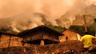 La revolución del desbroce emerge de los rescoldos de los incendios: la polémica arde entre ganaderos y Principado