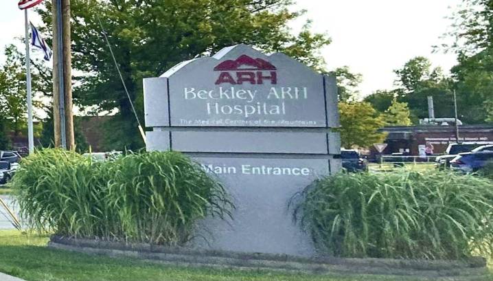 ARH Foundation donates $5,000 to help Salvation Army Beckley provide Thanksgiving meals