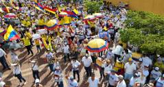 Masivas marchas en respaldo a Álvaro Uribe marcan una jornada de movilización nacional