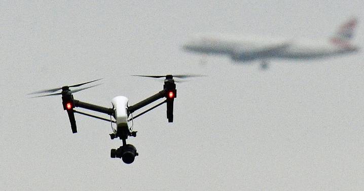 Heathrow Airport plane almost crashes after terrifying near