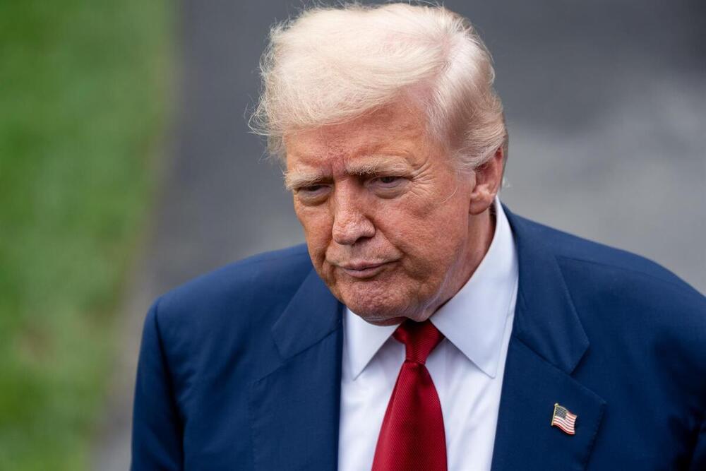 EEUU Trump anuncia aranceles del 100% a la importación de chips Agencias