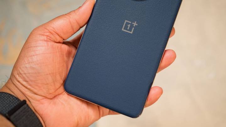 OnePlus 15 could show up with a massive battery and a drastic redesign