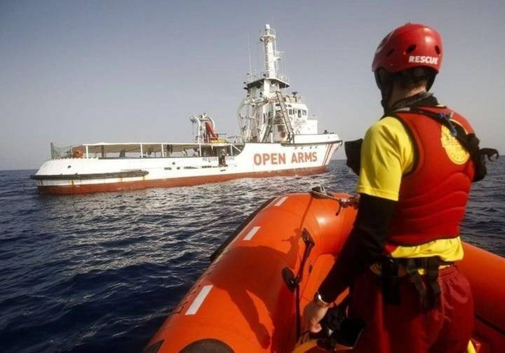 Pedro Sánchez traslada su apoyo a Open Arms: «Defender España es defender la vida»