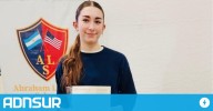 Juana Romero Moreno, la joven comodorense que fue reconocida como Top in the World en inglés