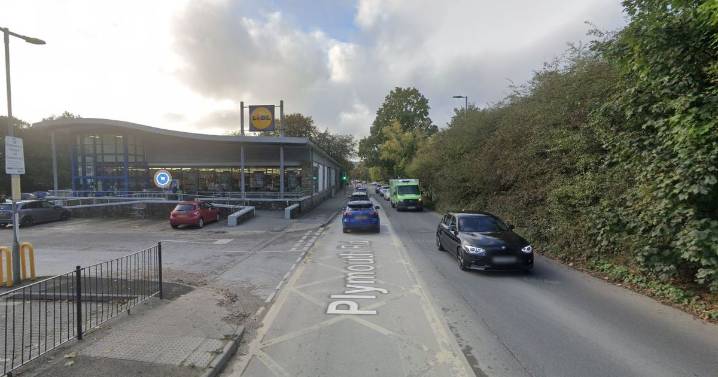 Live: Road re-opens after A386 crash in Tavistock