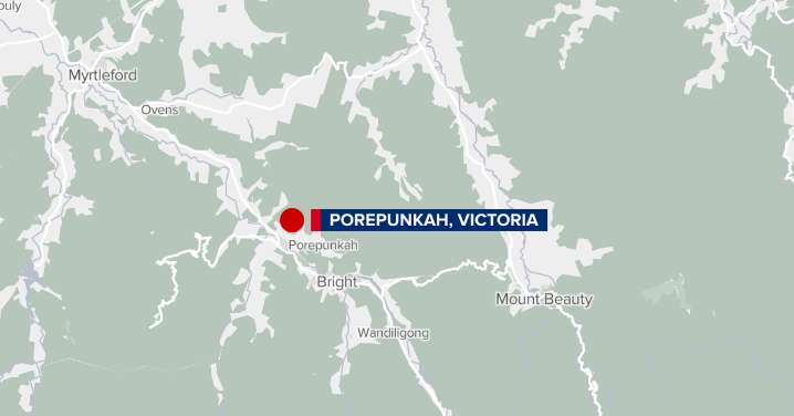 Porepunkah: Police officer wounded, two officers missing after shooting in Victoria