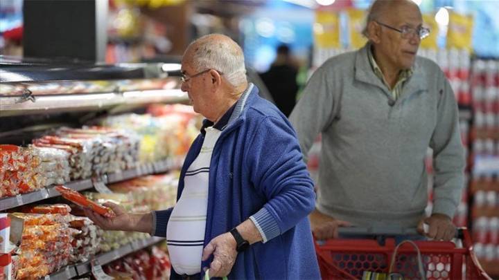 Inflación en aumento: Las proyecciones para agosto la ubicarían apenas por encima del 2%