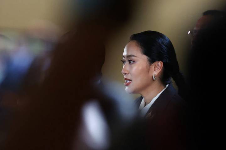 Thai court ends prime minister's term over compromising phone call with Cambodian leader