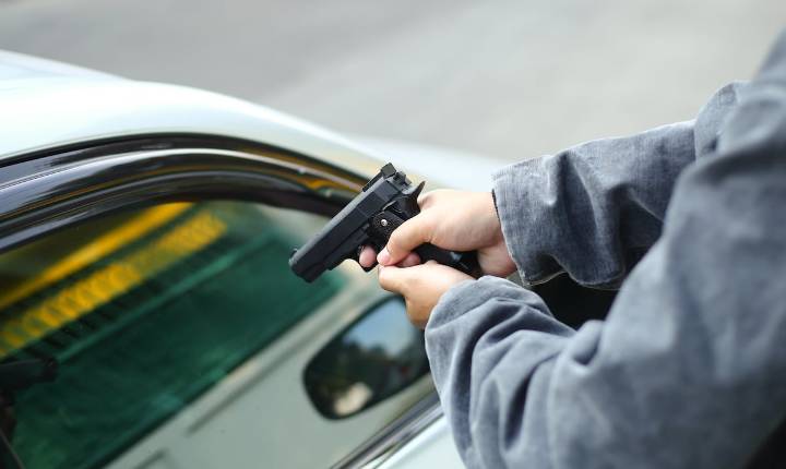 Conductor es víctima de “carjacking” en Bayamón